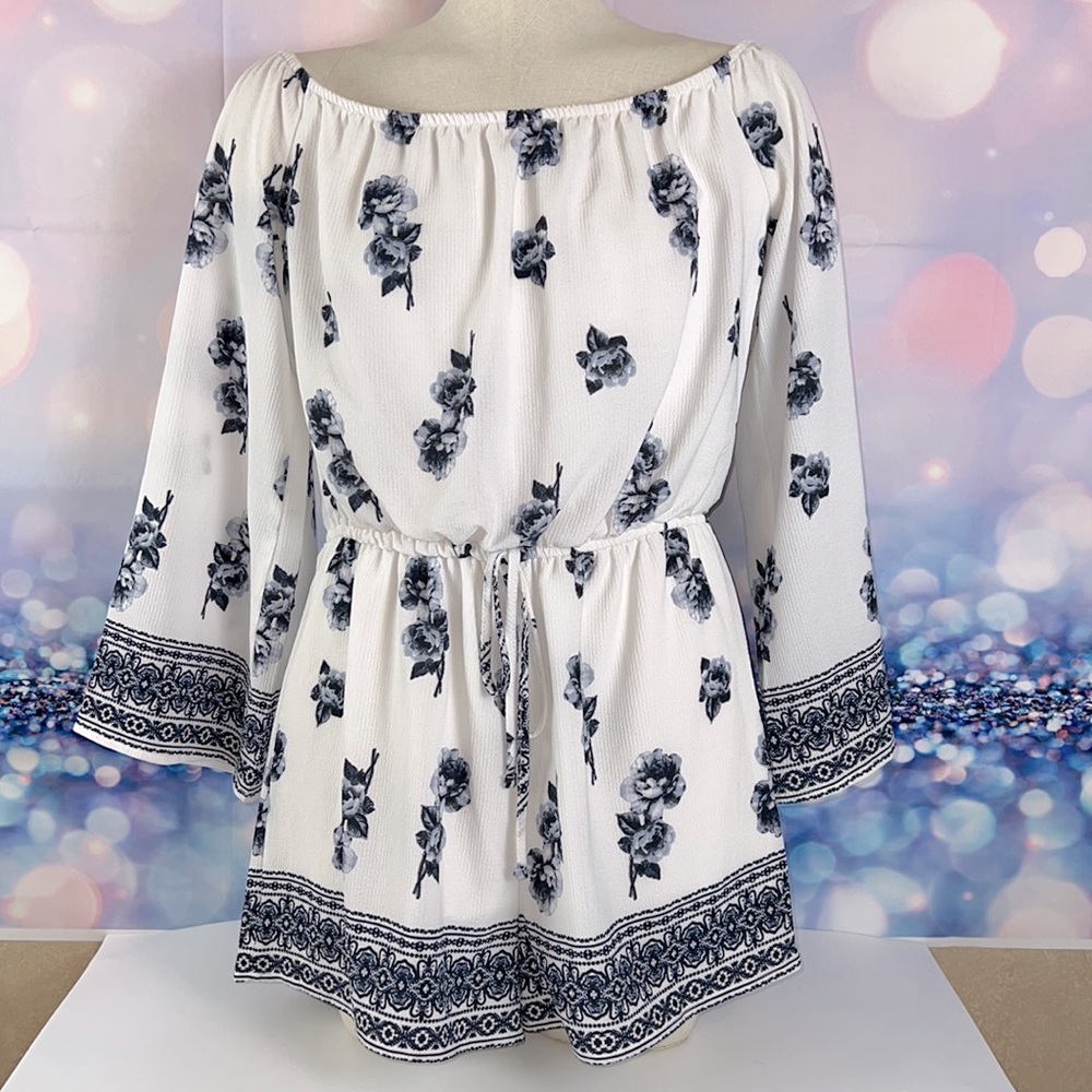 Rue21. Romper. Used. Great condition. Size Medium.